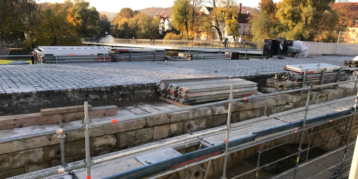 steinerne-bruecke-regensburg29DD300BE-8220-48FF-9C00-D51E0827456E.jpeg